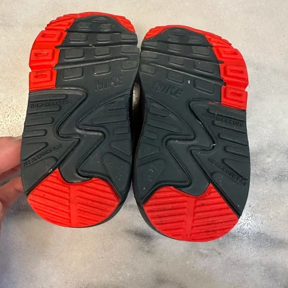 Nike Baby Air Max 90 Sneakers color Black Asparagus  size 5 - Picture 6 of 8